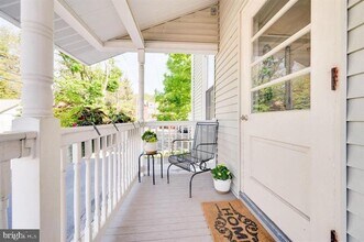 26 Willow St in Reinholds, PA - Foto de edificio - Building Photo