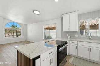 9829 W Mohawk Ln in Peoria, AZ - Building Photo - Building Photo