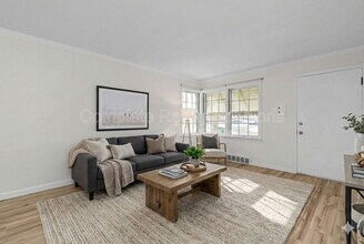 9604 Colony Dr in St. Louis, MO - Building Photo - Building Photo