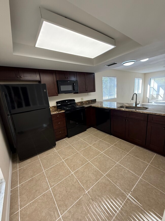 2120 Corbin Pl in Palm Harbor, FL - Building Photo - Building Photo