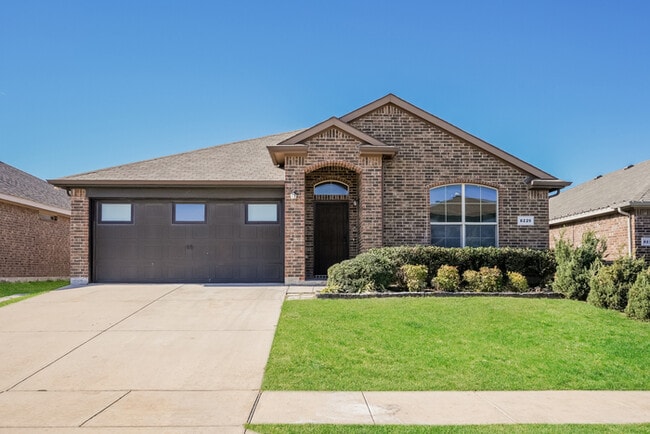 8229 Spotted Doe Dr in Fort Worth, TX - Building Photo - Building Photo