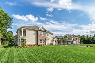 Magnolia Lane Luxury Apartments in Fairfield, NJ - Building Photo - Building Photo