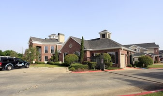 Reading Park Apartments in Rosenberg, TX - Building Photo