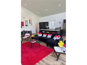 1013 Gardner St in Wayzata, MN - Building Photo - Building Photo