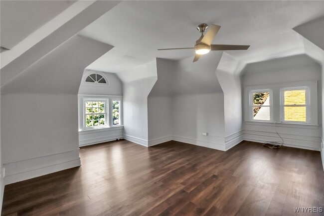property at 522 W Ferry St