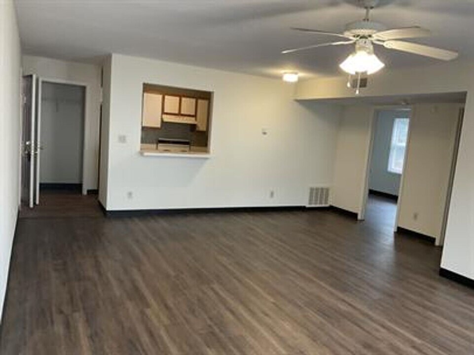 1490 W Elm Rd-Unit -1 in Radcliff, KY - Building Photo
