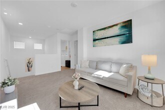 10059 Indigo Cliffs St in Las Vegas, NV - Building Photo - Building Photo