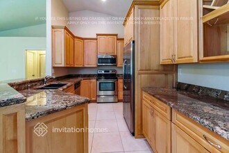 13668 Folkestone Ct in Wellington, FL - Foto de edificio - Building Photo