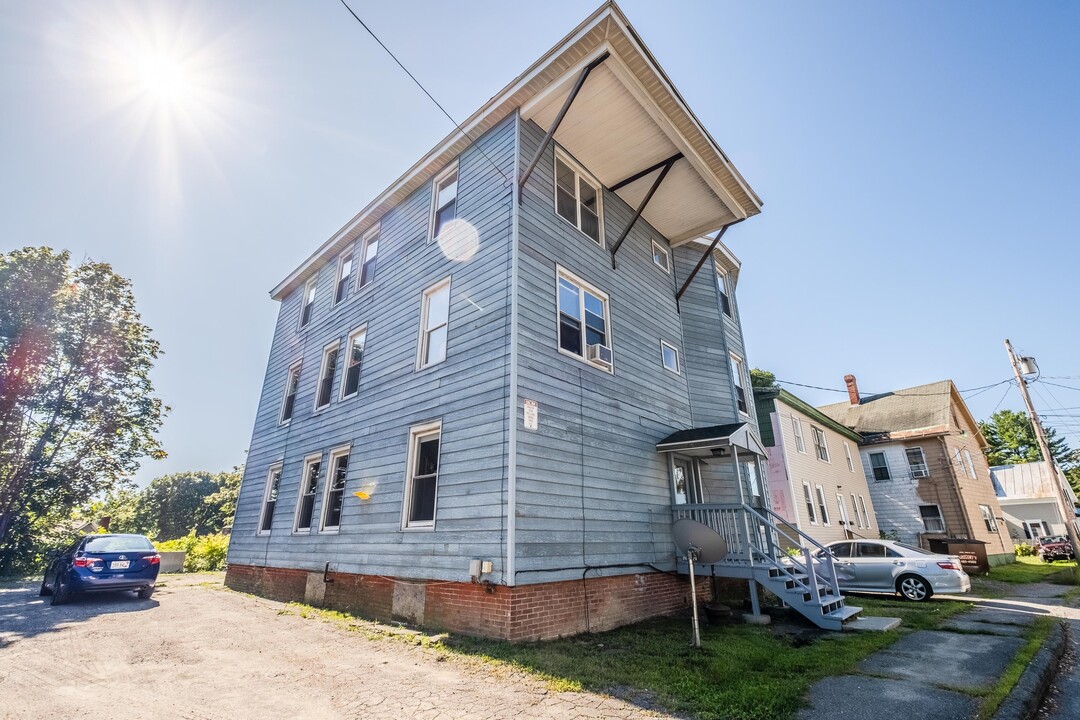 13 Autumn St in Waterville, ME - Building Photo