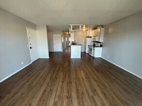 102 Wisconsin Ave in Oceanside, CA - Building Photo - Building Photo