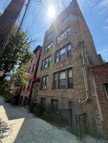 247 Montgomery St in Jersey City, NJ - Building Photo