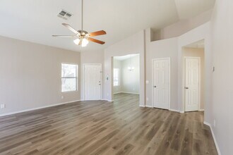 6350 W Hilton Ave in Phoenix, AZ - Building Photo - Building Photo