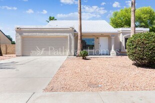 6914 W Cherry Hills Dr in Peoria, AZ - Building Photo