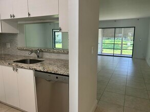 1290 S Military Trail in Deerfield Beach, FL - Building Photo - Building Photo