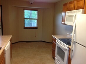 533 S Deveron Dr in Andover, KS - Building Photo - Building Photo