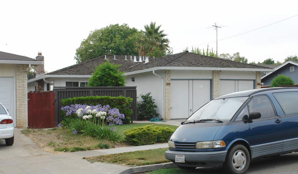 1640-1642 Cloverdale Ln in San Jose, CA - Building Photo