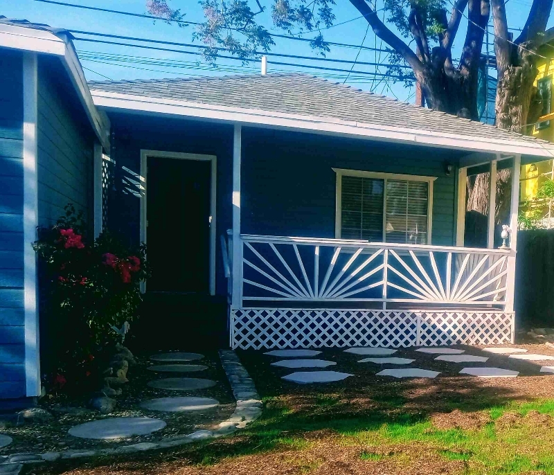 412 W B St in Ontario, CA - Building Photo