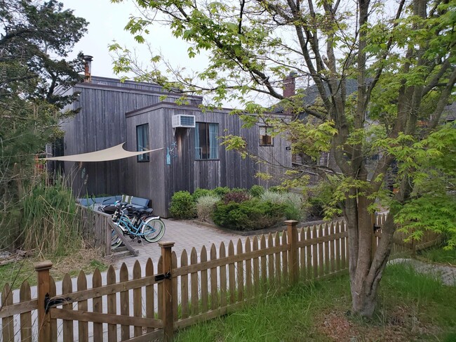 437 Dehnhoff Walk in Ocean Beach, NY - Building Photo - Building Photo