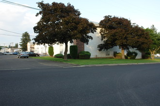 Union Park Apartments in Cheney, WA - Foto de edificio - Building Photo