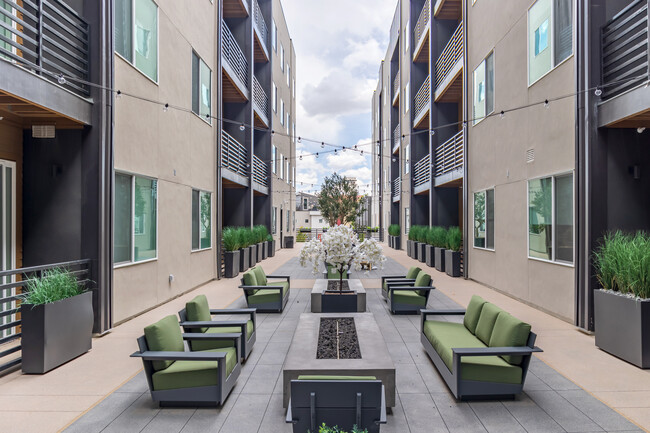 Enso Zen Apartments in Denver, CO - Building Photo - Building Photo