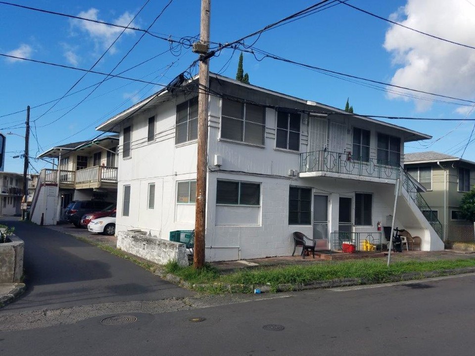 1630 Frog Ln in Honolulu, HI - Building Photo