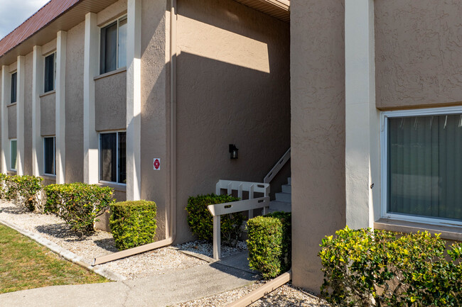 Greenwood Condominiums in North Fort Myers, FL - Building Photo - Building Photo