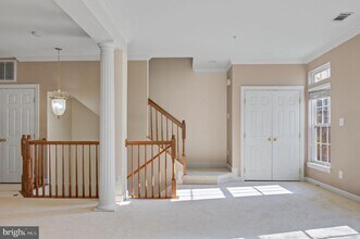 2578 Eastbourne Dr in Leesylvania, VA - Foto de edificio - Building Photo