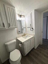 222 Shady Ln Dr in Fort Worth, TX - Building Photo - Building Photo