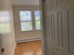 325 Spring St, Unit 2 in Portland, ME - Building Photo - Building Photo