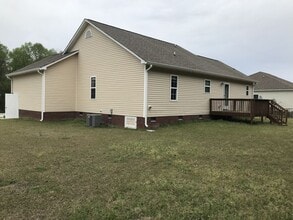 206 Hudson Farm's Way in Dunn, NC - Building Photo - Building Photo