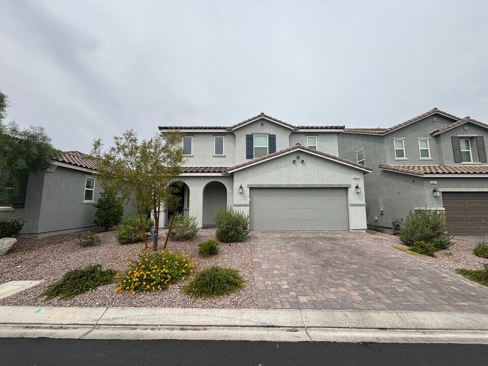 8635 Vermont Vis St in Las Vegas, NV - Building Photo