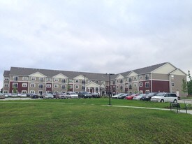 Legacy Manor of Waterloo in Waterloo, IA - Building Photo