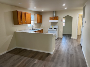 1585 Sebastopol Rd in Santa Rosa, CA - Building Photo - Building Photo