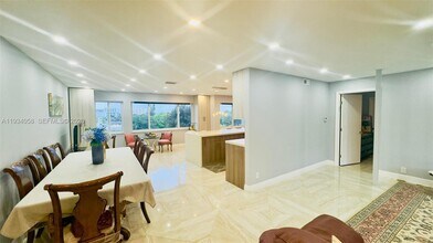 329 SE 3rd St in Hallandale Beach, FL - Building Photo - Building Photo