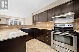 429 Haresfield Ct in Ottawa, ON - Building Photo - Building Photo