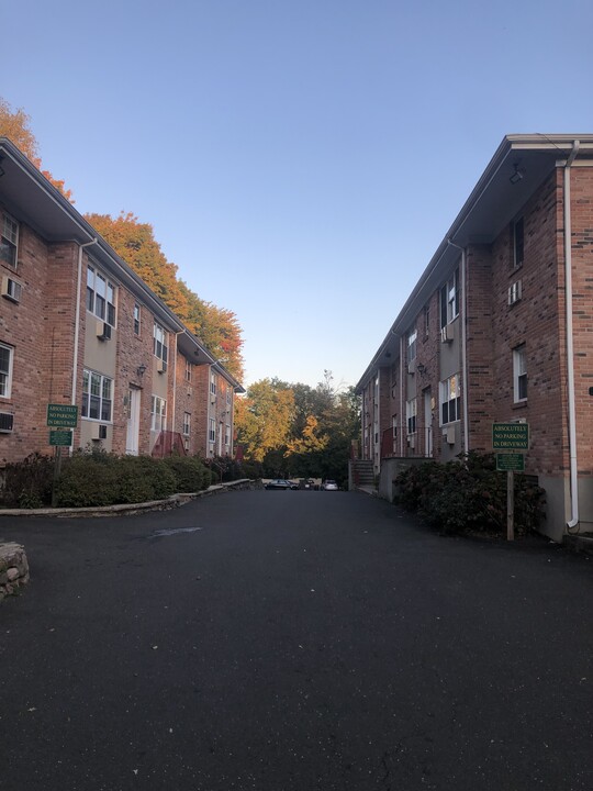 1307 Hope St in Stamford, CT - Building Photo