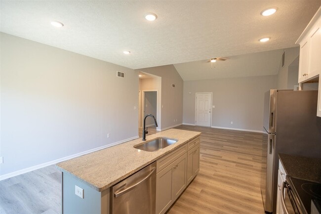 2321 Trenton Ln in Bowling Green, KY - Building Photo - Building Photo