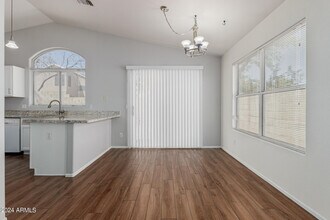 4638 E Grovers Ave in Phoenix, AZ - Building Photo - Building Photo