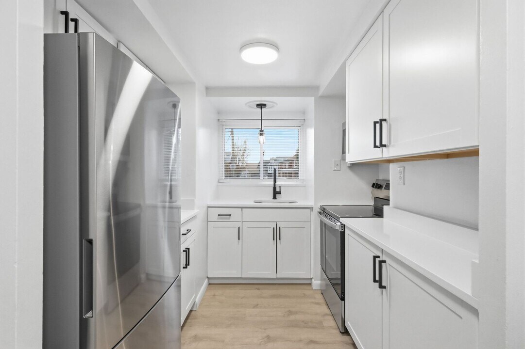 4738 Liberty Ave in Pittsburgh, PA - Building Photo