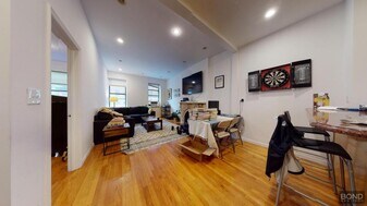 322 2nd Ave in New York, NY - Building Photo