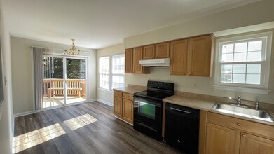 311 Knollwood Ct in Stafford, VA - Building Photo - Building Photo