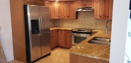 4916 Hawaii Blvd in Naples, FL - Foto de edificio - Building Photo