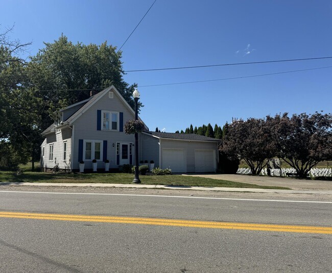 79 W Cherry St in Sunbury, OH - Building Photo - Building Photo