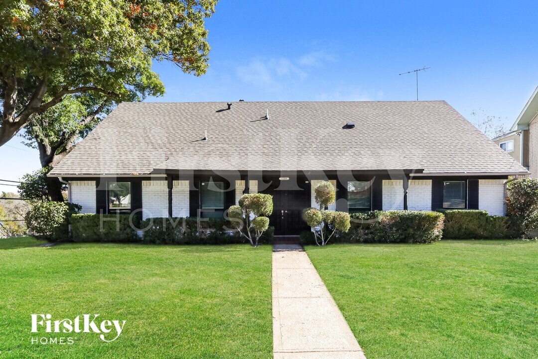 3208 Kiest Hill Dr in Dallas, TX - Building Photo