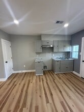 818 McDowell Ave in Chester, PA - Building Photo - Building Photo
