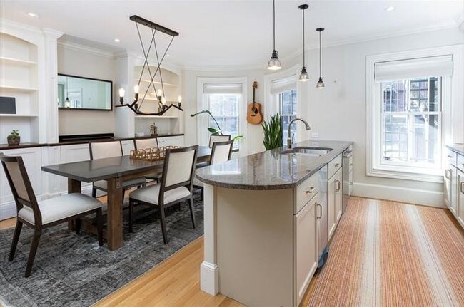 36 Concord Sq in Boston, MA - Building Photo - Building Photo