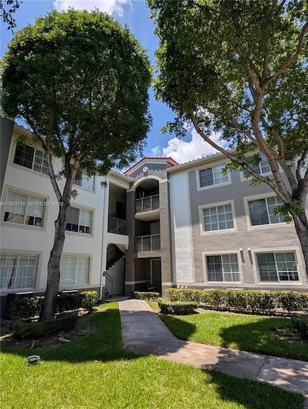 property at 6831 SW 44th St