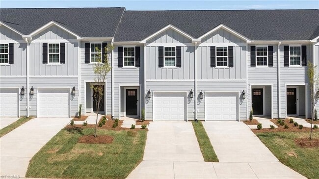 1729 University Dr, Unit C1 in Burlington, NC - Building Photo - Building Photo