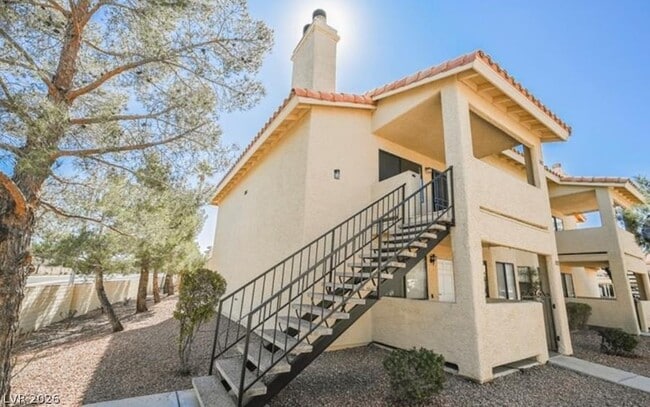 1205 N Buffalo Dr, Unit 202, Unit 202