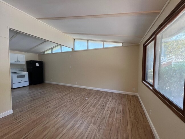 1557 Coombs Dr in Tallahassee, FL - Foto de edificio - Building Photo